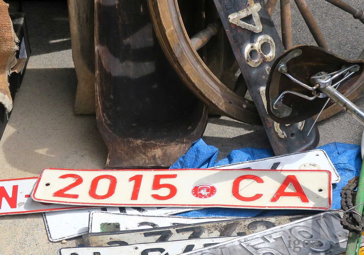 2015 CA, License plate without vehicle 