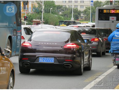 琼D·Z7777, Porsche Panamera