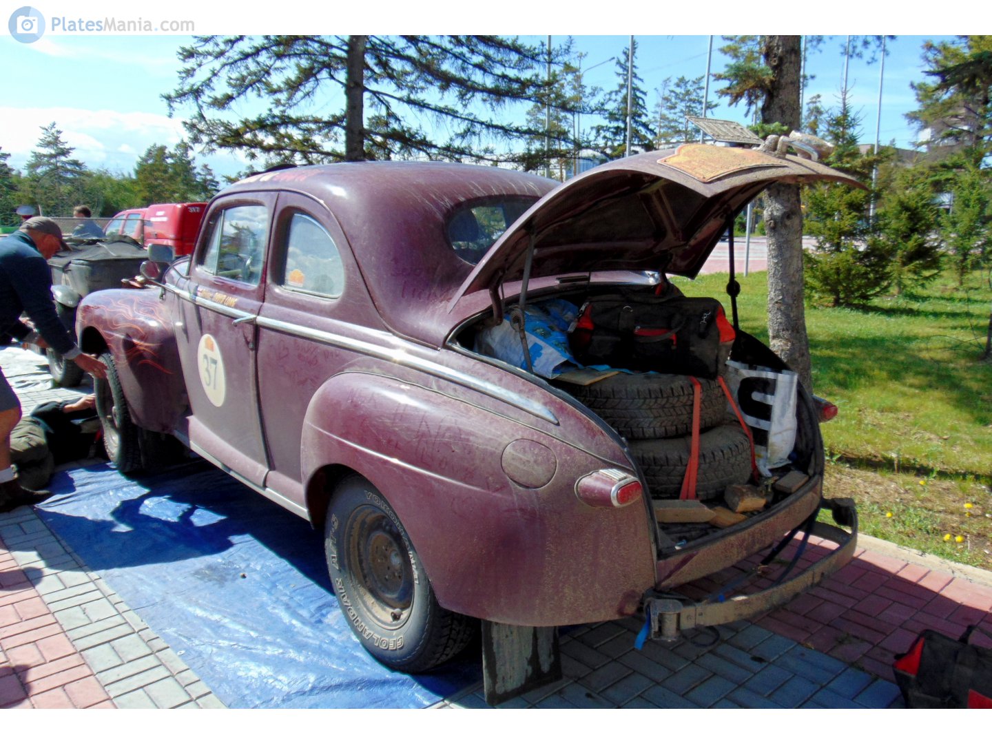 XVV432, Ford Super Deluxe 