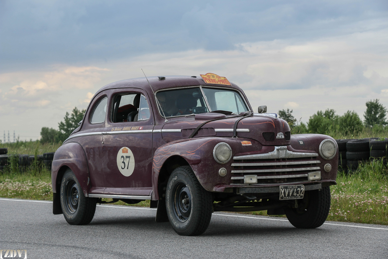 XVV432, Ford Super Deluxe 