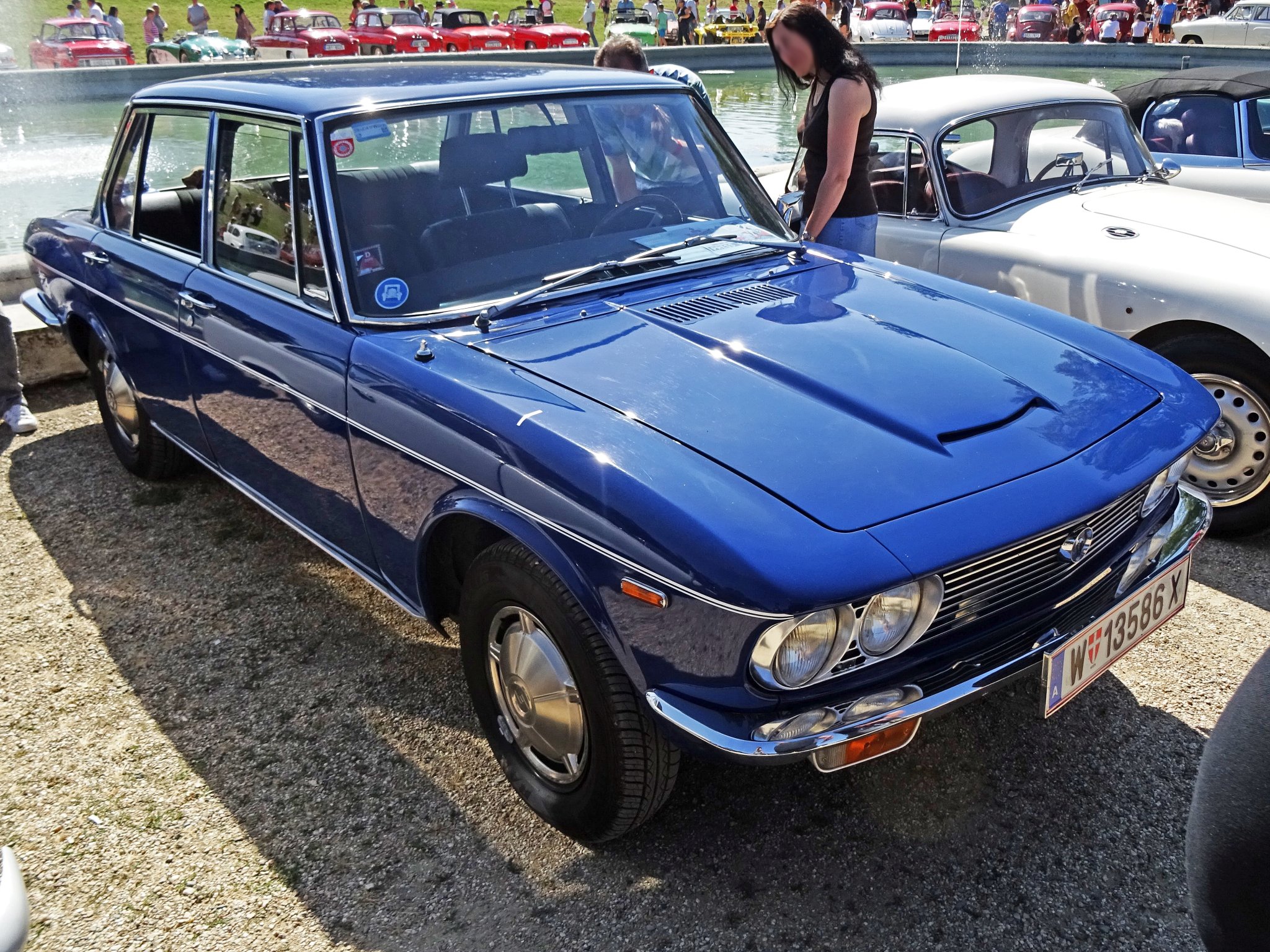 W 13586 X, Mazda 1500/1800 