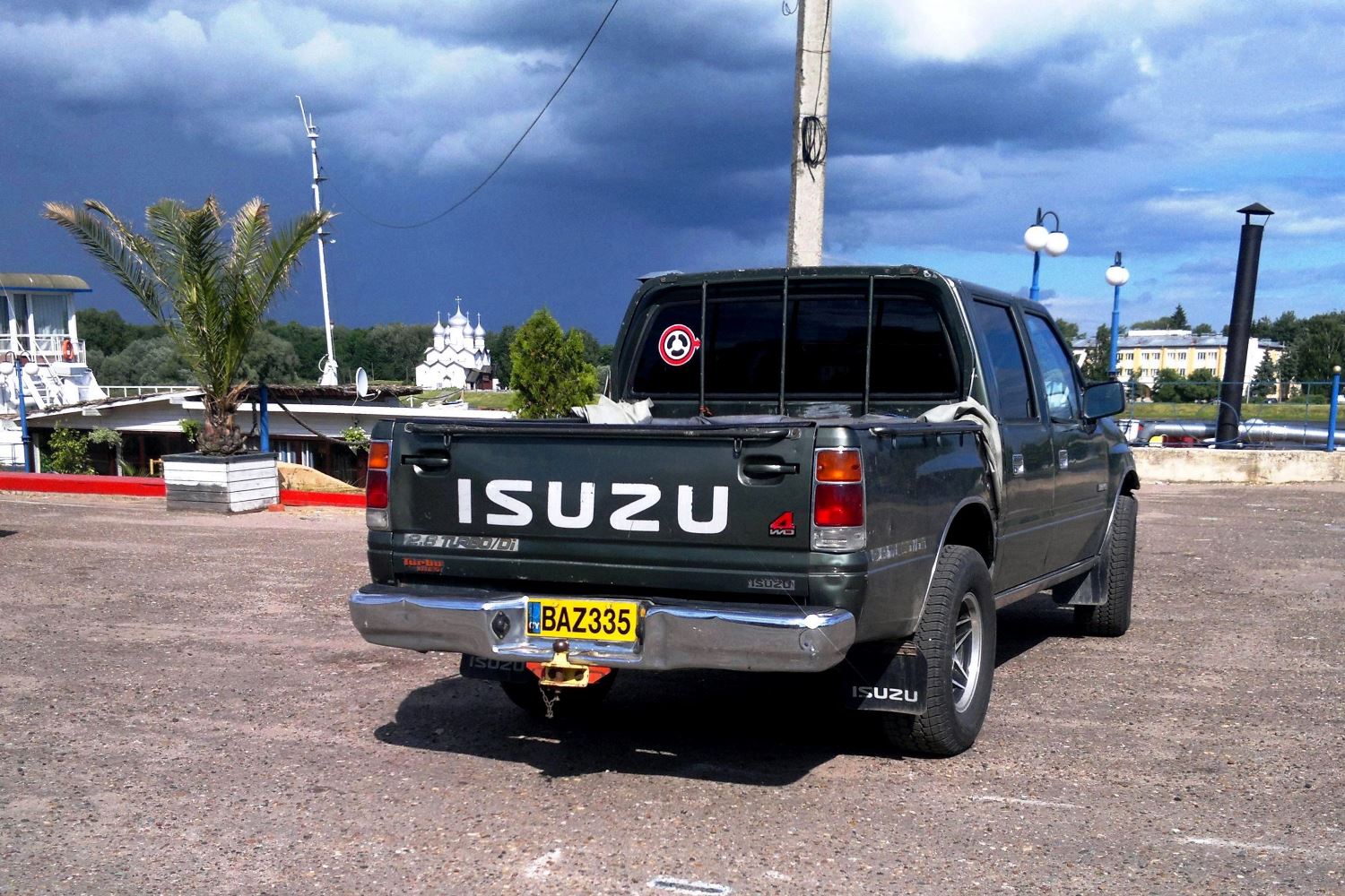 BAZ 335, Isuzu KB 
