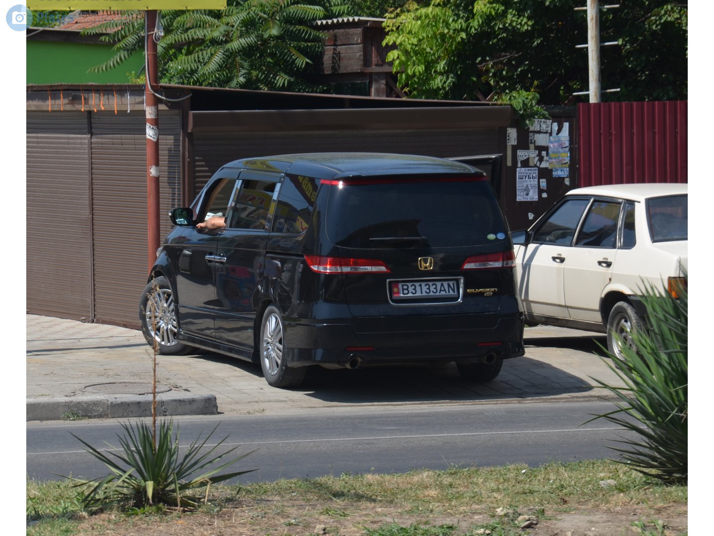 B 3133 AN, Honda Elysion 1st gen (RR), 2004–2006