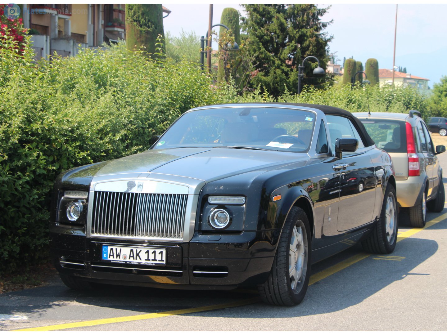 AW AK 111, Rolls-Royce Phantom Drophead Coupé 