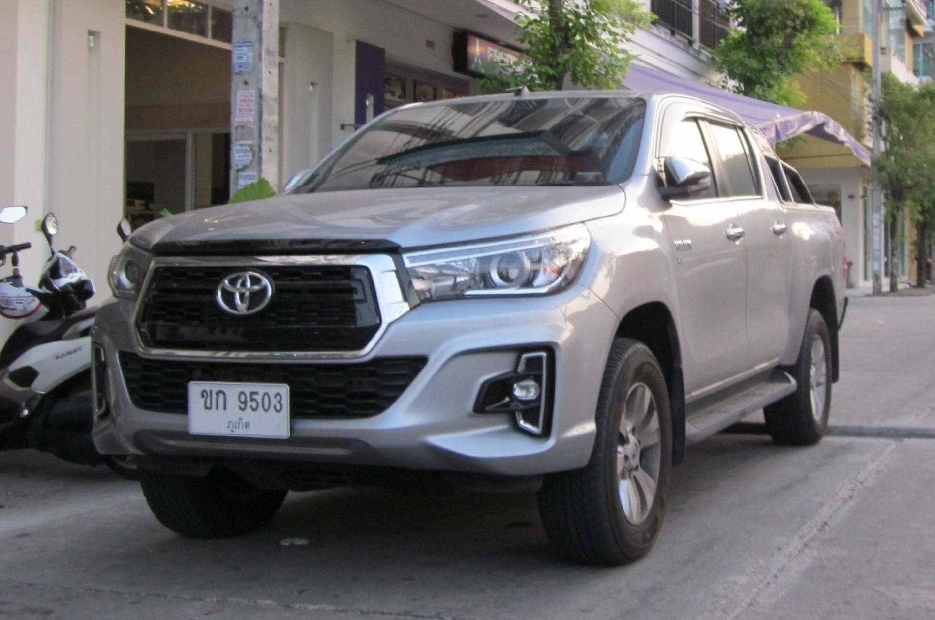 ขก 9503, Toyota Hilux 