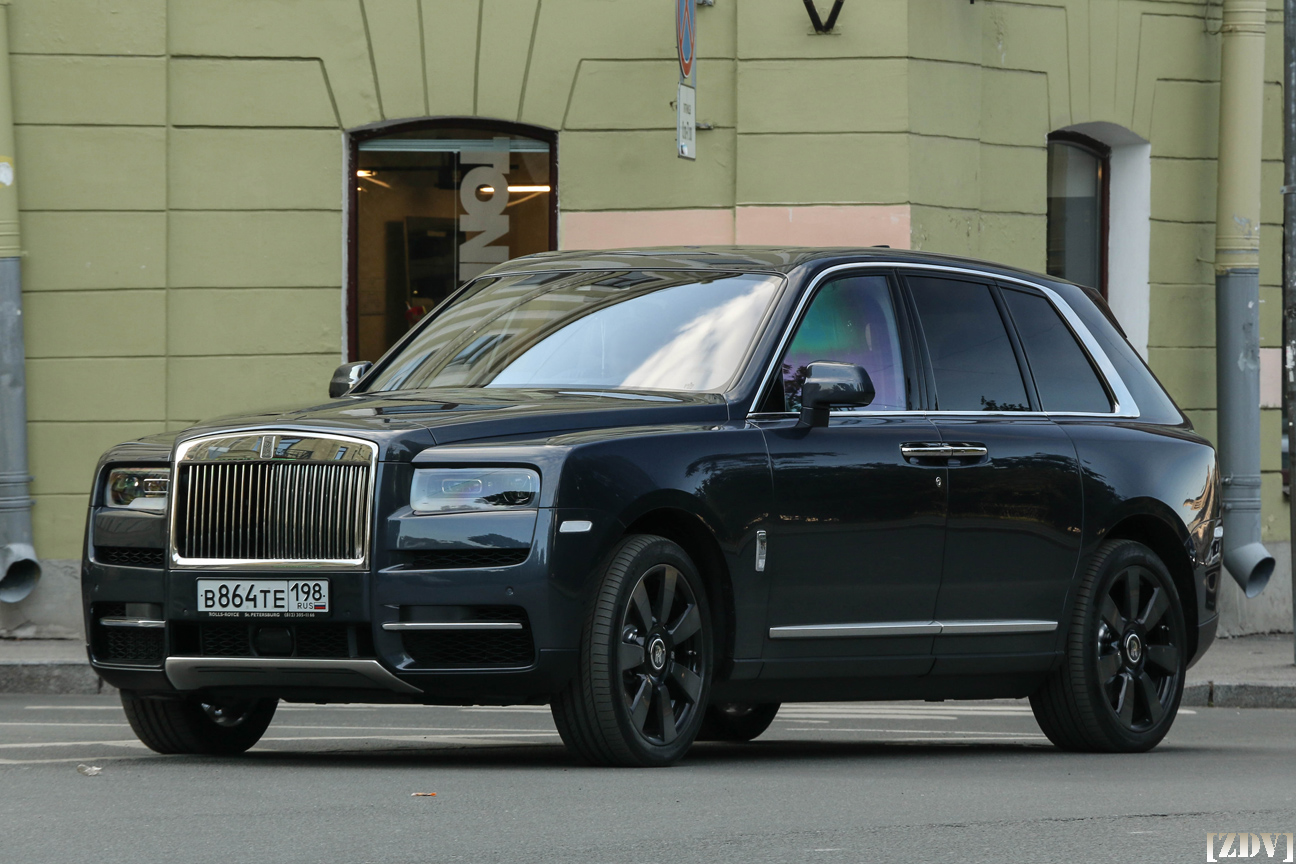 Rolls royce cullinan black badge. Роллс ройс куллинан 2022. Роллс-ройс внедорожник cullinan. Роллс ройс куллинан. Роллс ройс джип 2018.