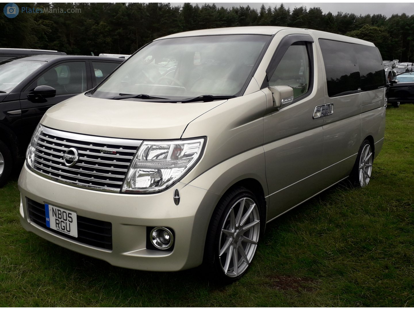 NB05RGU, Nissan Elgrand 2nd gen (E51), 2002–2010