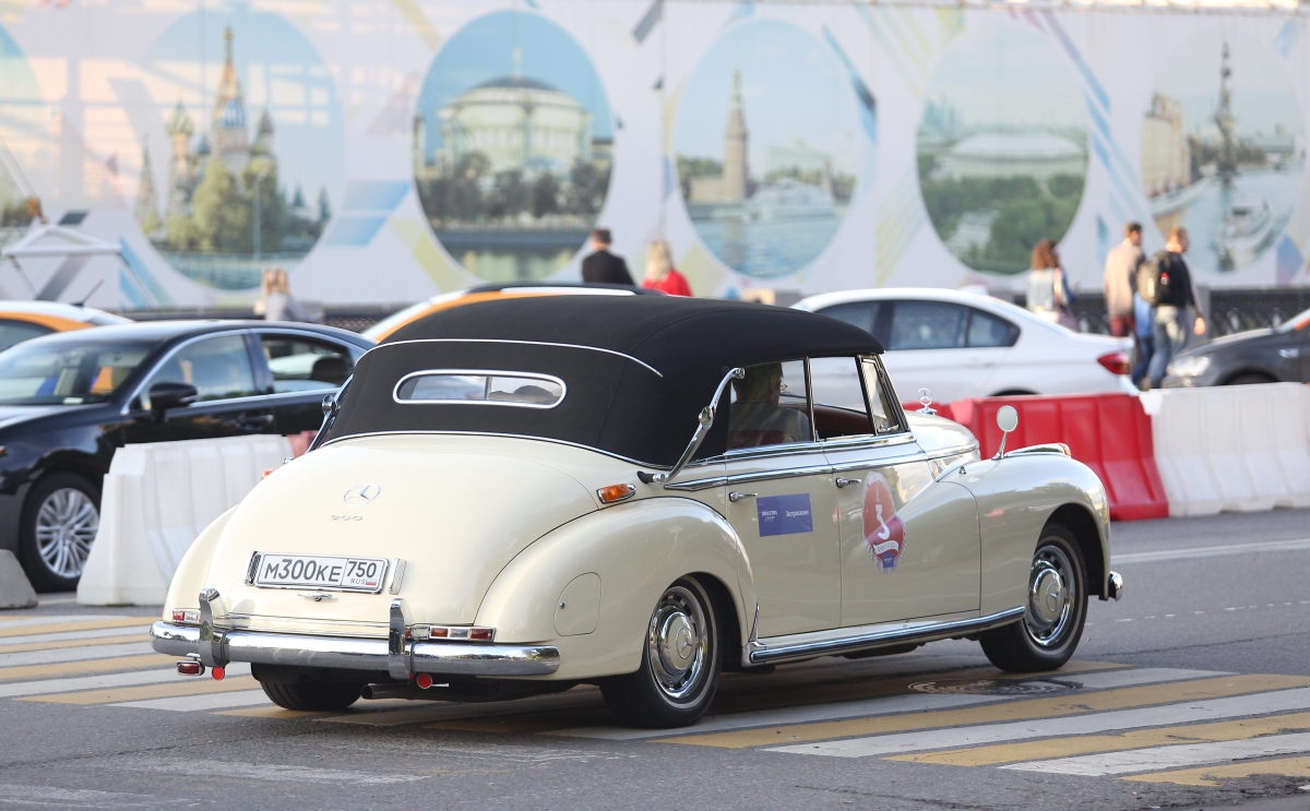 м 300 ке 750, Mercedes-Benz 300 