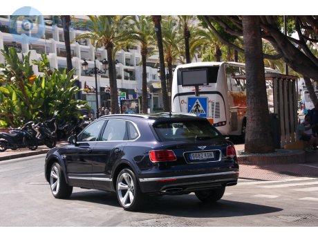 6682 KGN, Bentley Bentayga