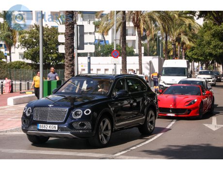 6682 KGN, Bentley Bentayga