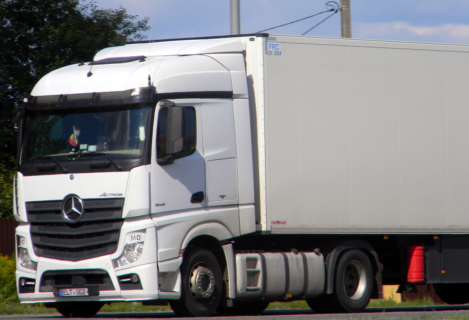 ELT 002, Mercedes-Benz Actros 3rd gen (MP4/MP5), 2011–