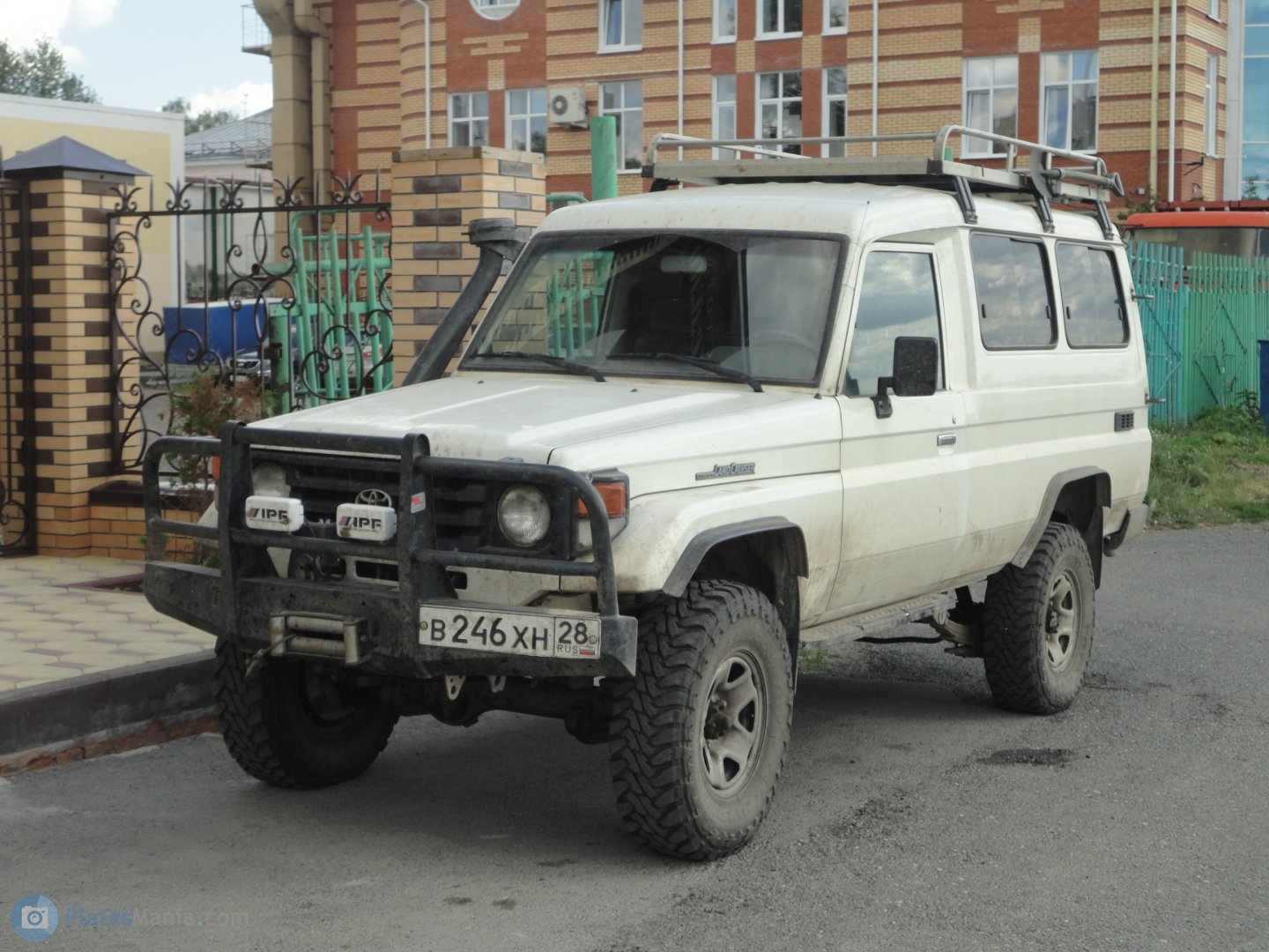 в 246 хн 28, Toyota Land Cruiser 70 3-door Troop Carrier (J75/J78), 1984–2007