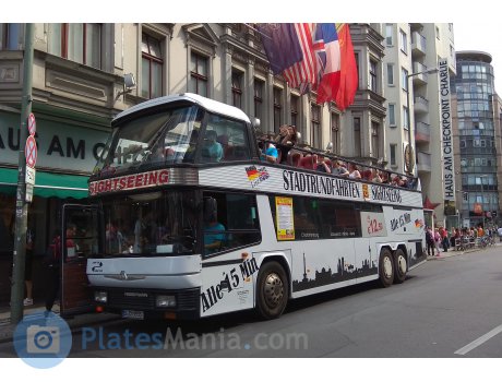 B CM 9933 (04/10), Neoplan Skyliner