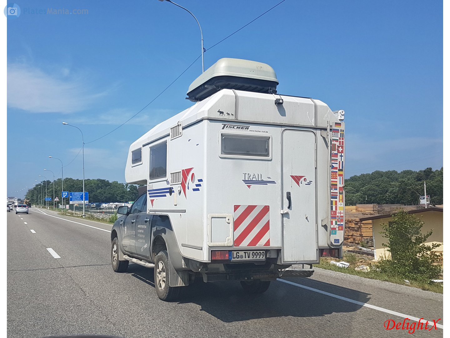 LG TV 9999, Tischer Trail/Box 