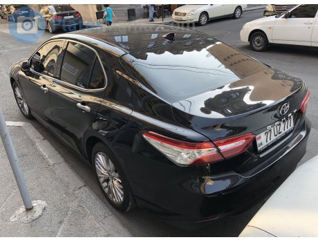 77 UZ 777, Toyota Camry