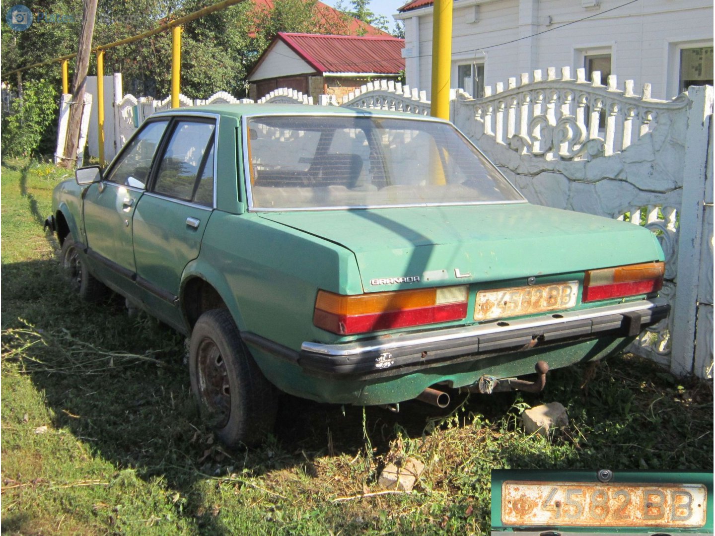 ф 4582 ВВ, Ford Granada 2nd gen 4-door Sedan (GFU; EU-market), 1977–1985