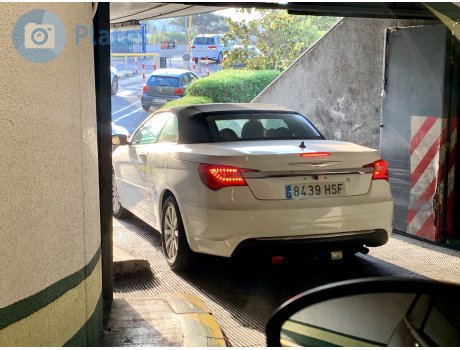 8439 HSF, Chrysler 200