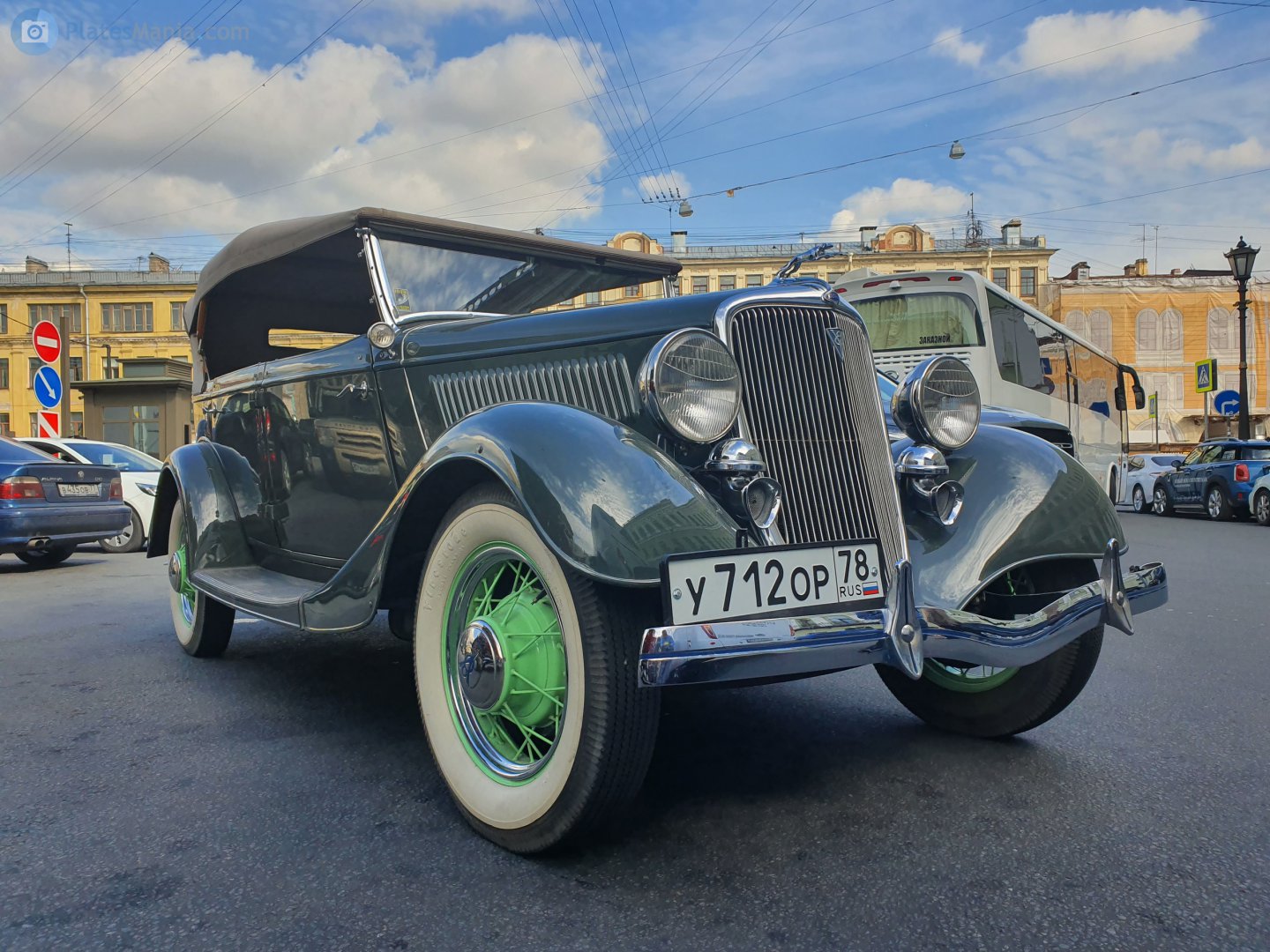 у 712 ор 78, Ford V8 