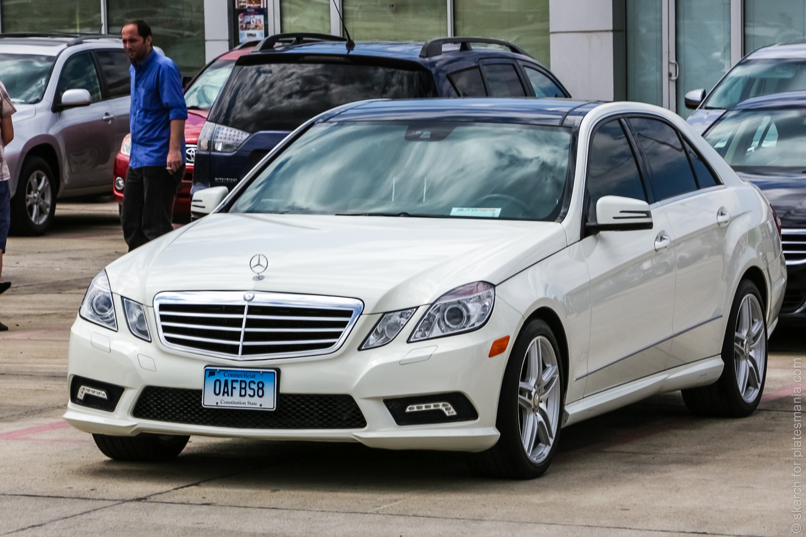 0AFBS8, License plate without vehicle 