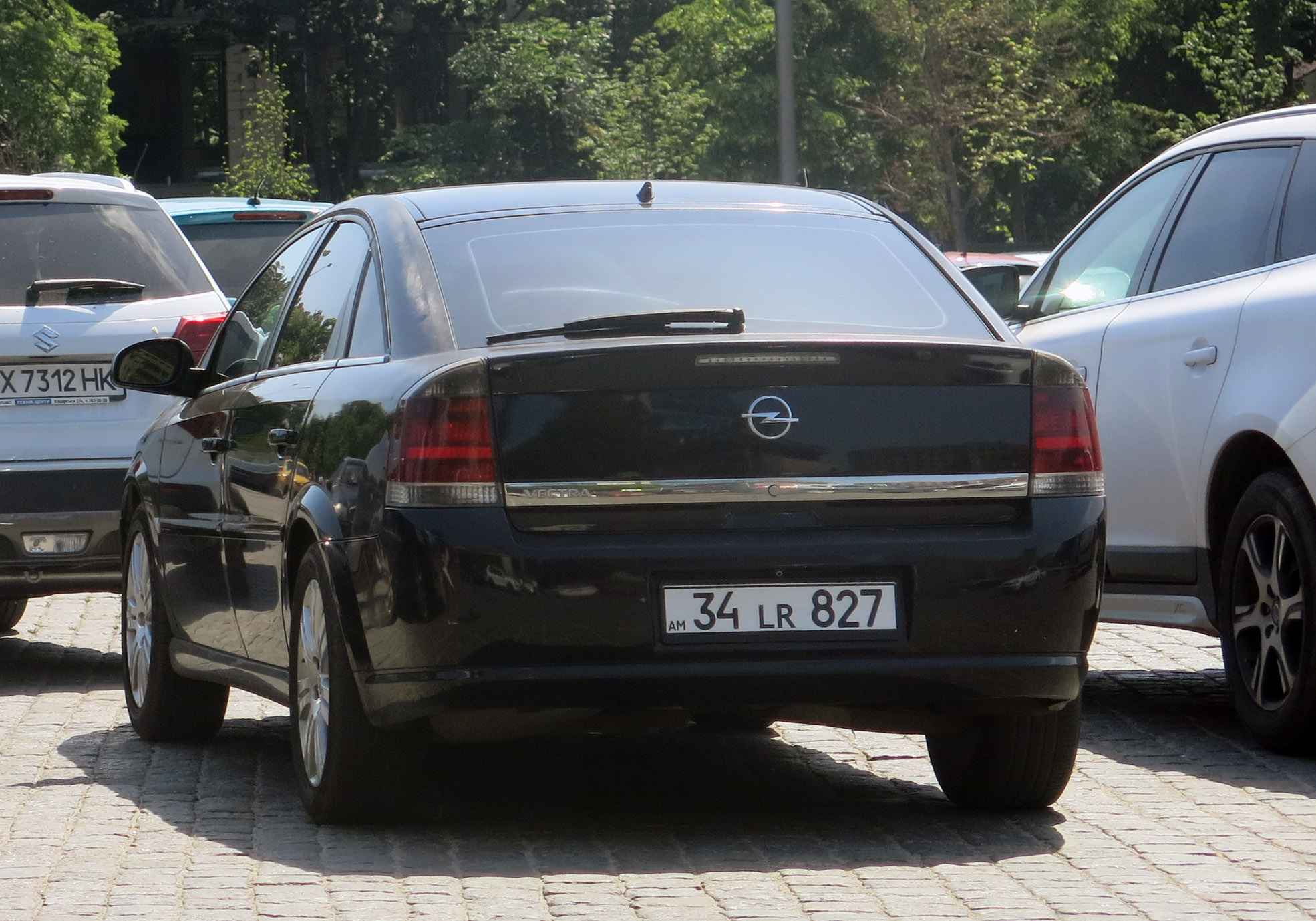 34 LR 827, Opel Vectra 