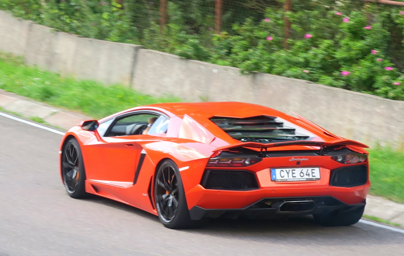 CYE 64E, Lamborghini Aventador LP700-4, 2011–2016