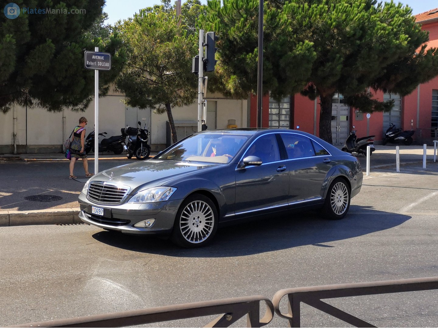 D697, Mercedes-Benz S-Klasse 7th gen (W221/V221), 2005–2013