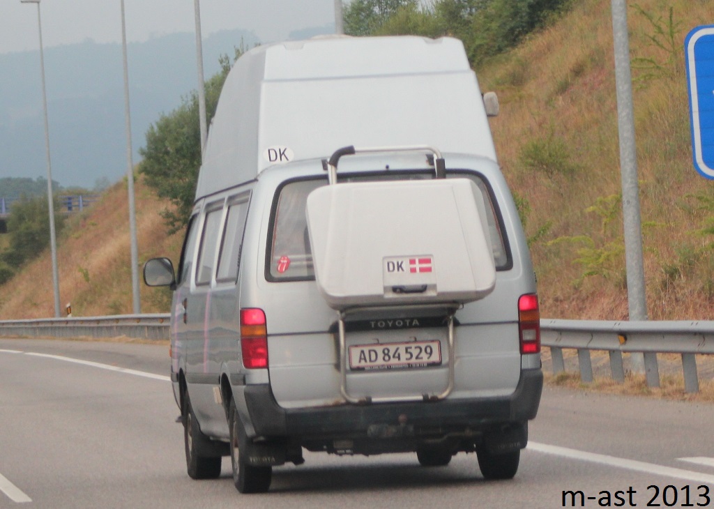 AD 84529, Toyota HiAce 