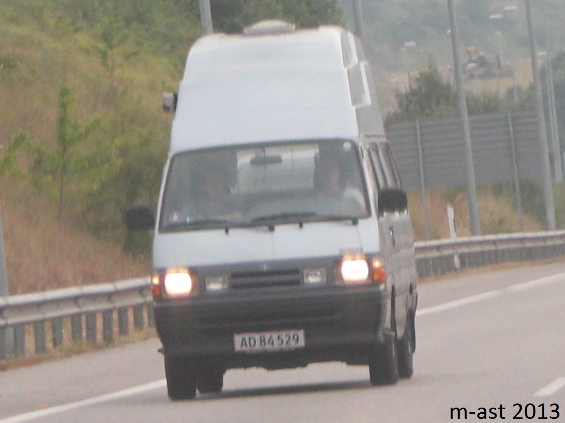 AD 84529, Toyota HiAce 