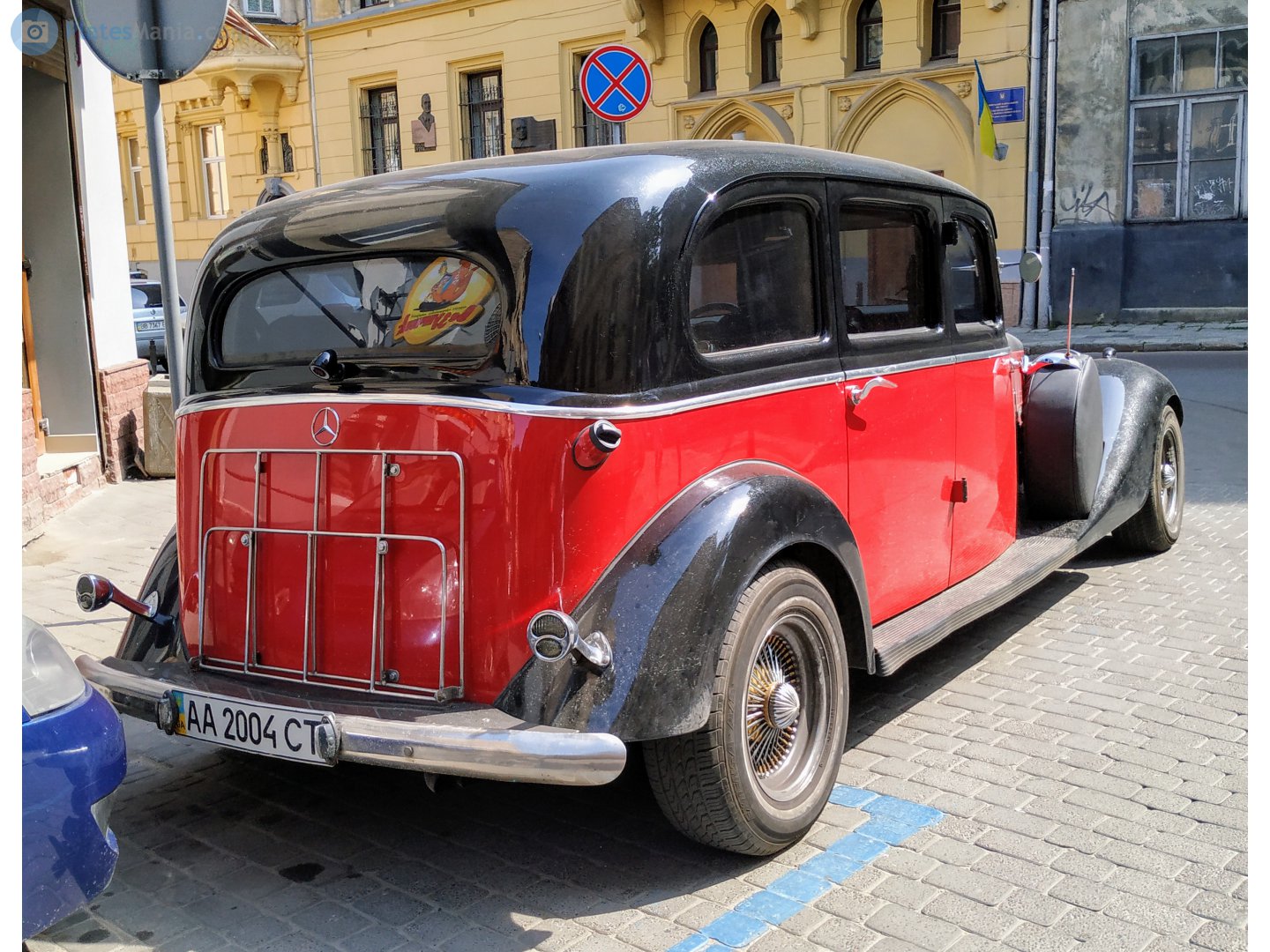 AA 2004 CT, Mercedes-Benz 260 