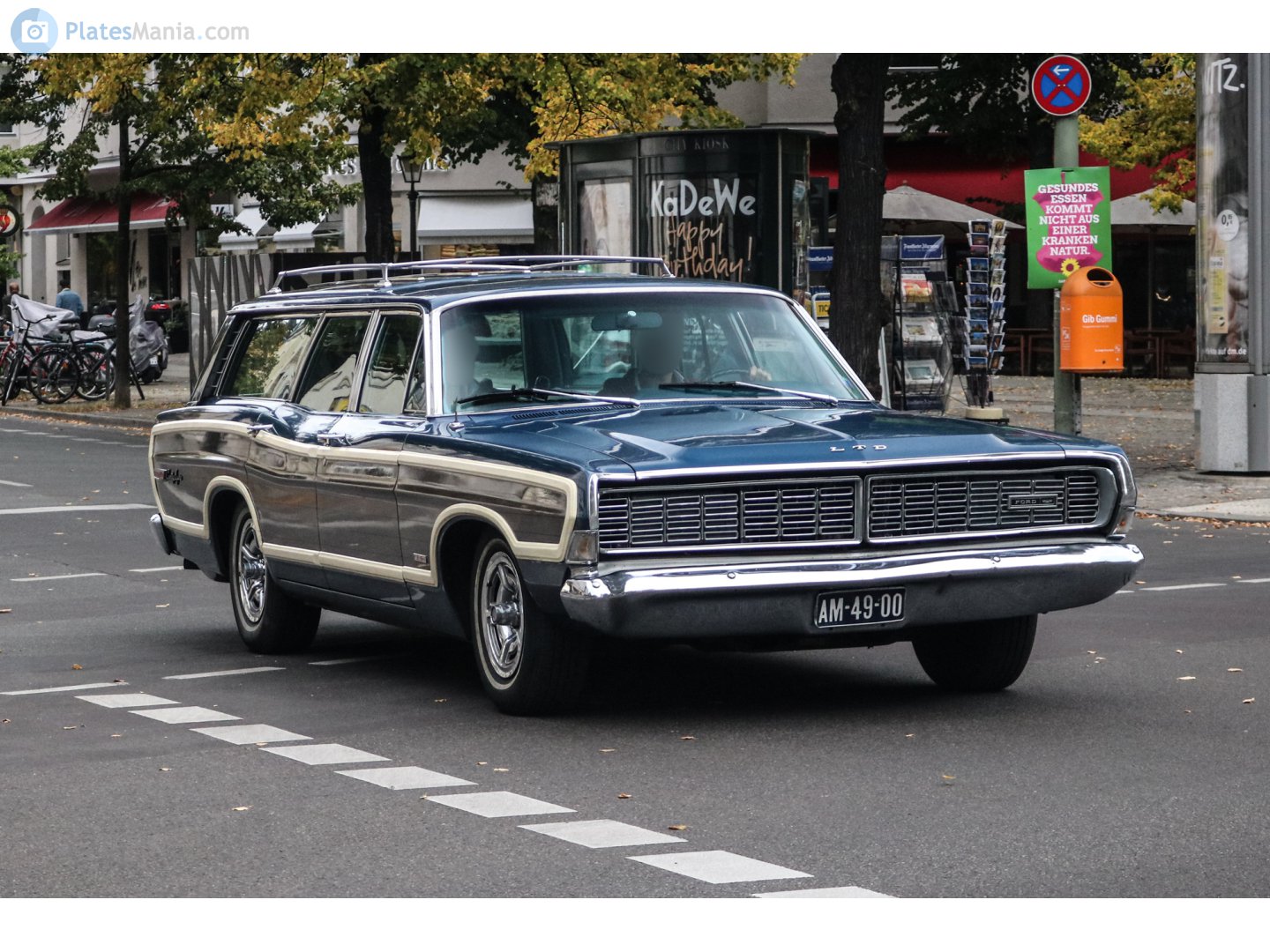 AM-49-00, Ford Country Squire 