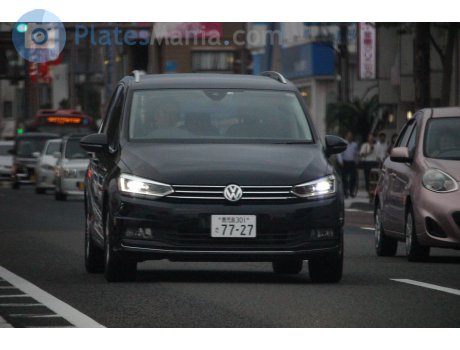鹿児島 301 さ 7727, Volkswagen Golf Touran