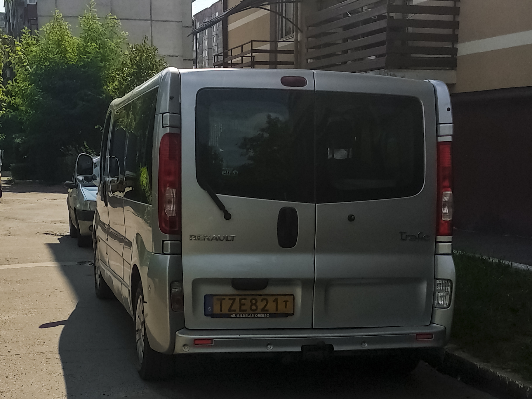 TZE 821, Renault Trafic 2nd gen (X83), 2001–2014