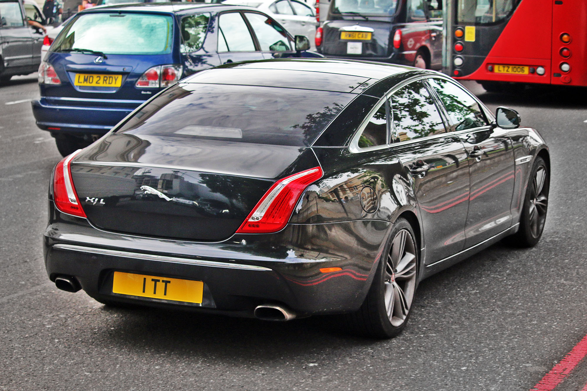 1TT, Jaguar XJ 6th gen (X351), 2009–2019