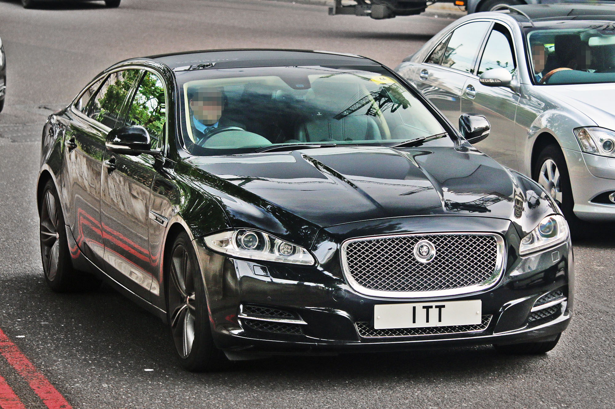 1TT, Jaguar XJ 6th gen (X351), 2009–2019