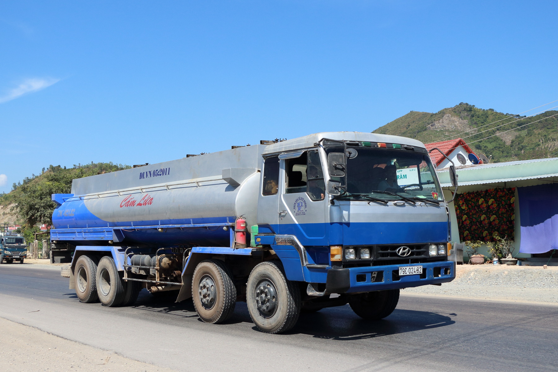 79C-024.82, Hyundai Truck 