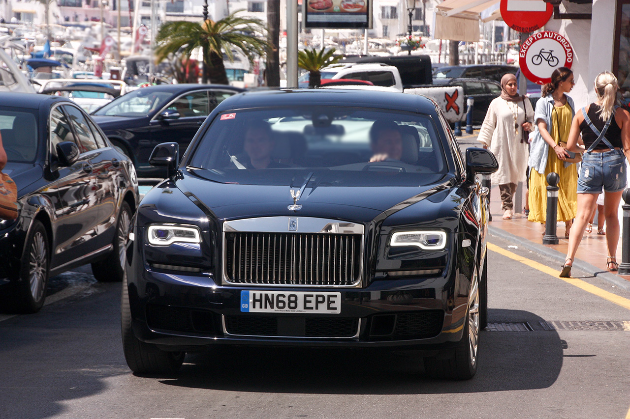 HN68EPE, Rolls-Royce Ghost 1st gen (RR4), facelift, 2014–2020