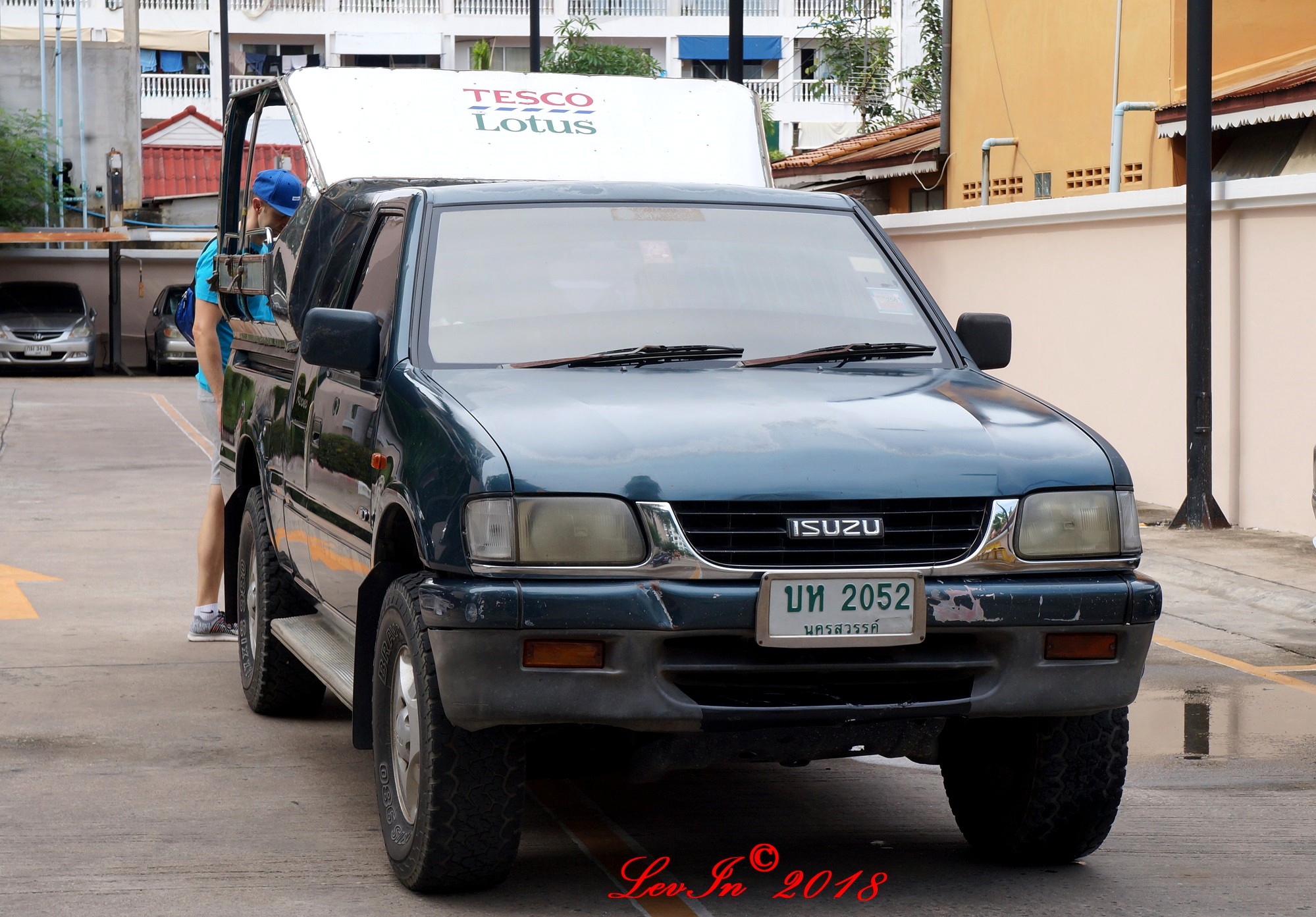 บห 2052, Isuzu Dragon Power 