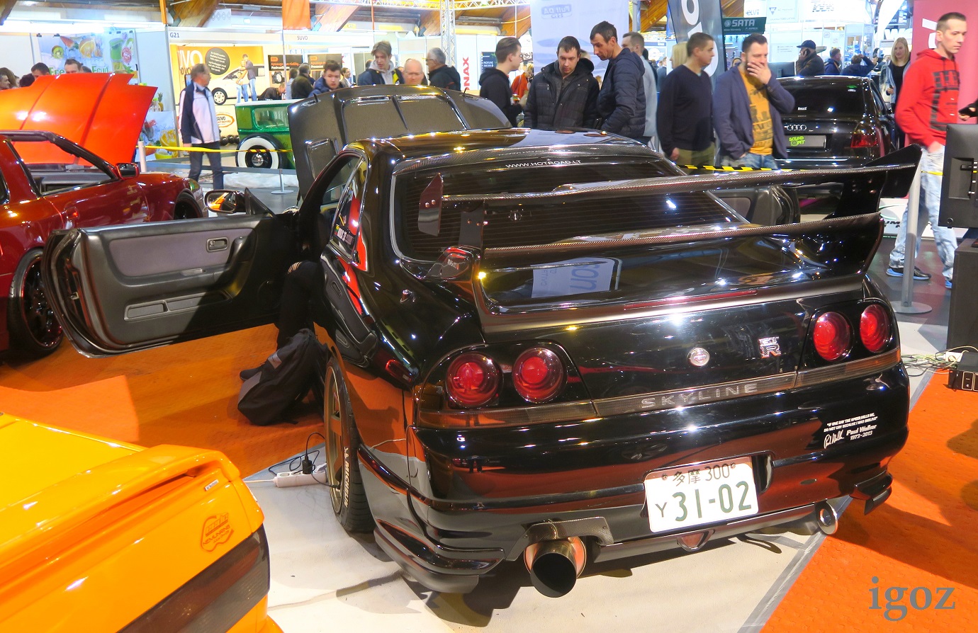 多摩 300 Y 3102, Nissan Skyline 9th gen Coupé (R33), 1993–1998