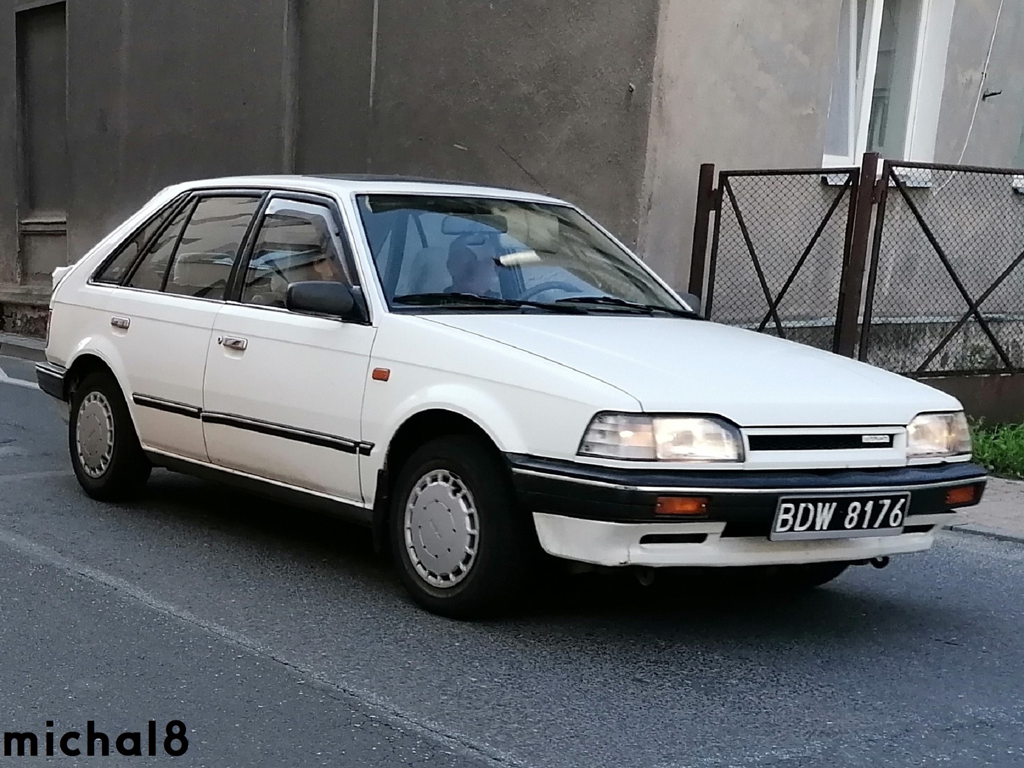 BDW 8176, Mazda 323 3rd gen 5-door Hatch (BF), 1985–1991