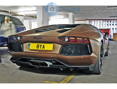 8 YA, Lamborghini Aventador
