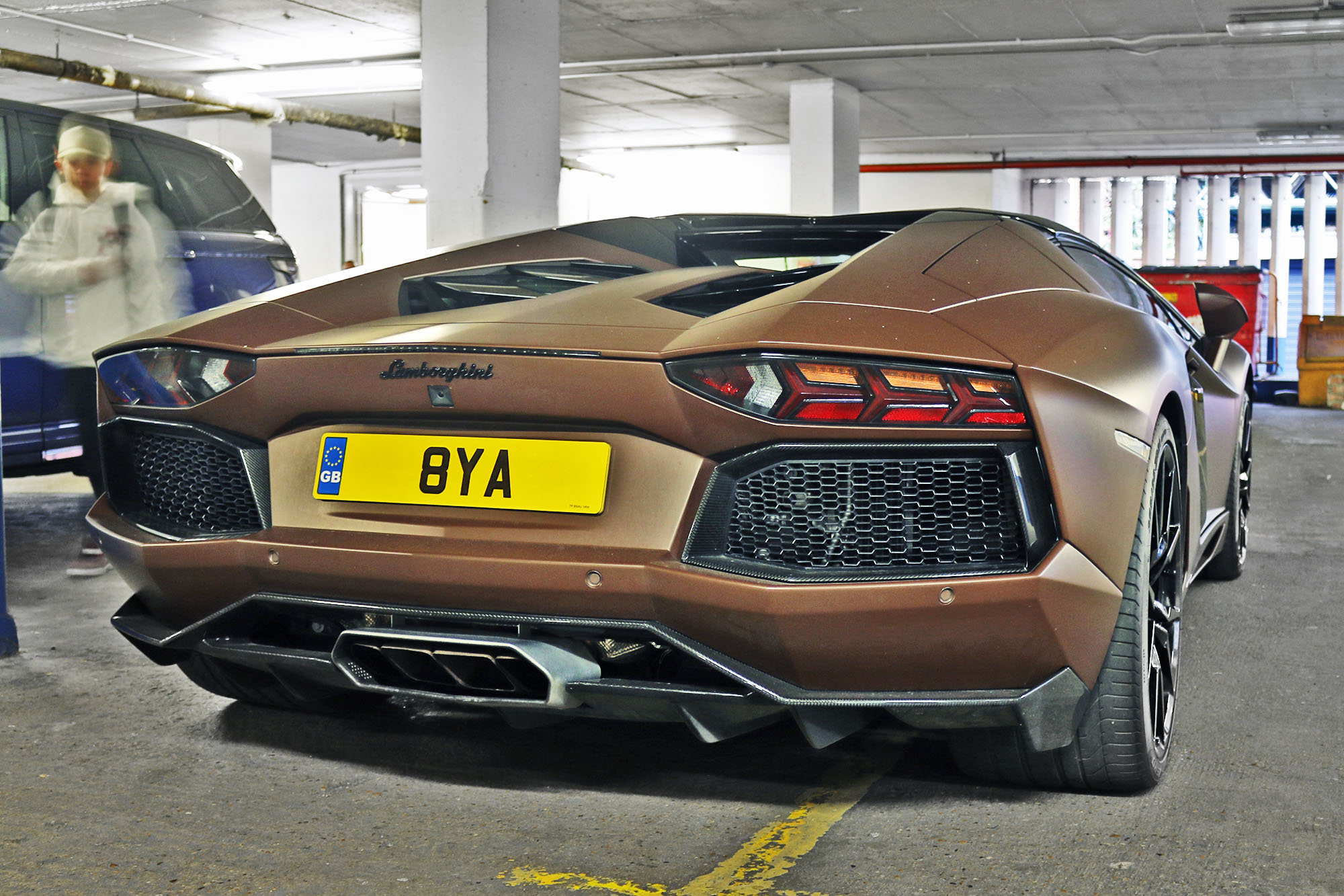8YA, Lamborghini Aventador LP700-4, 2011–2016