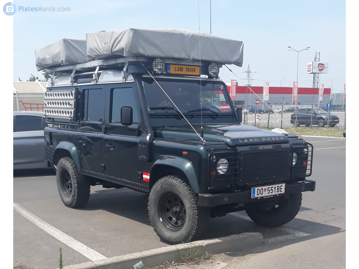 DO 551 BE, Land Rover Defender 1st gen 110