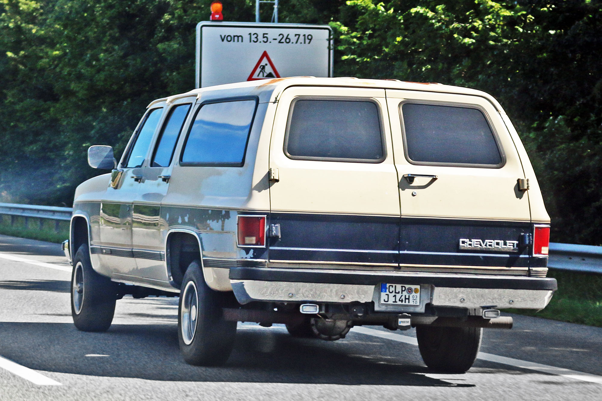 CLP J 14H (03/10), Chevrolet Suburban 7th gen, 1972–1991