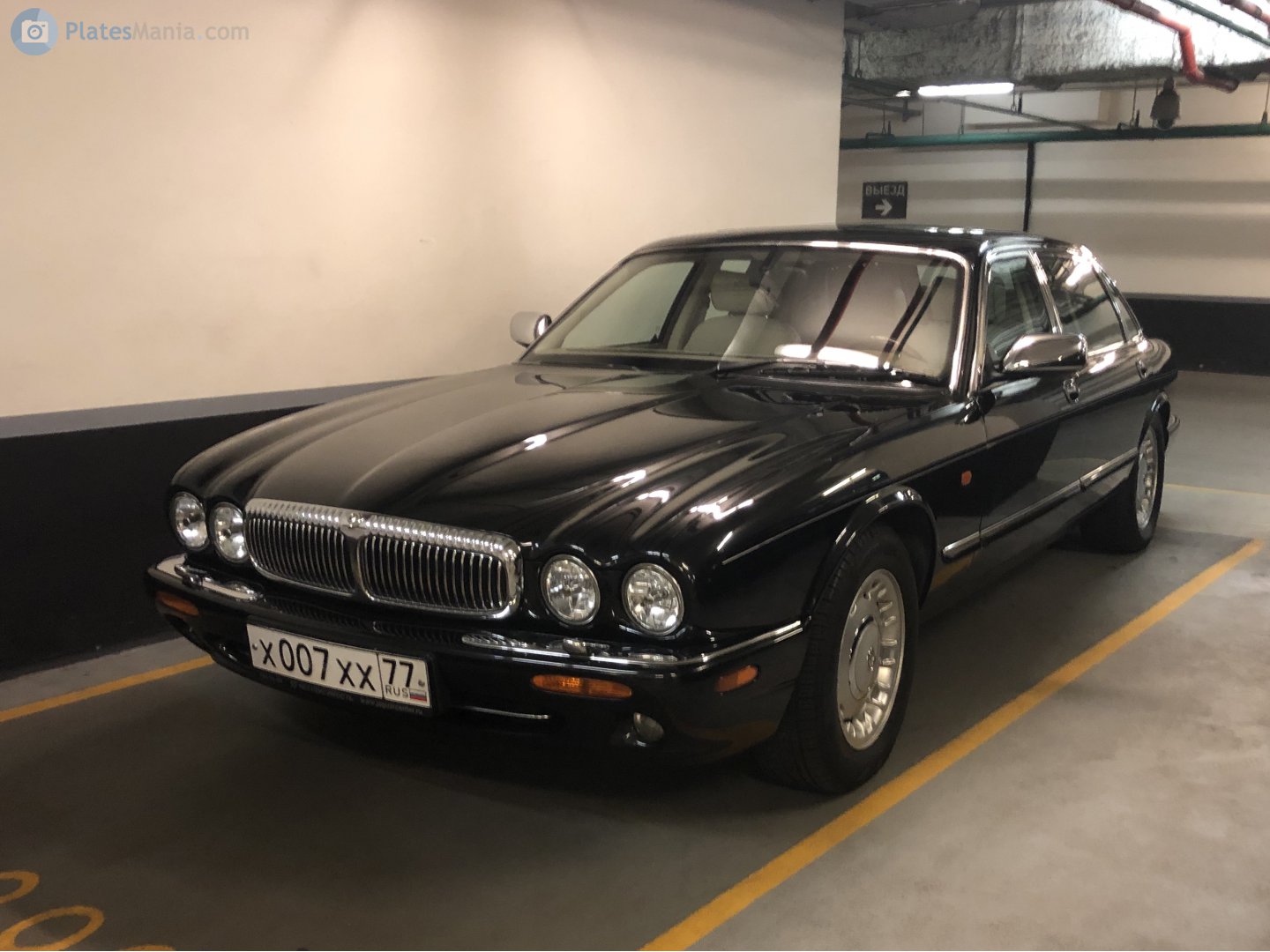 х 007 хх 77, Daimler Super V8 