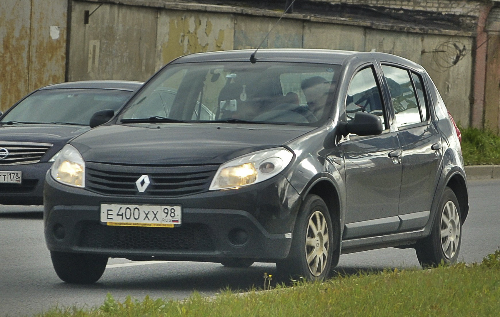 е 400 хх 98, Renault Sandero 