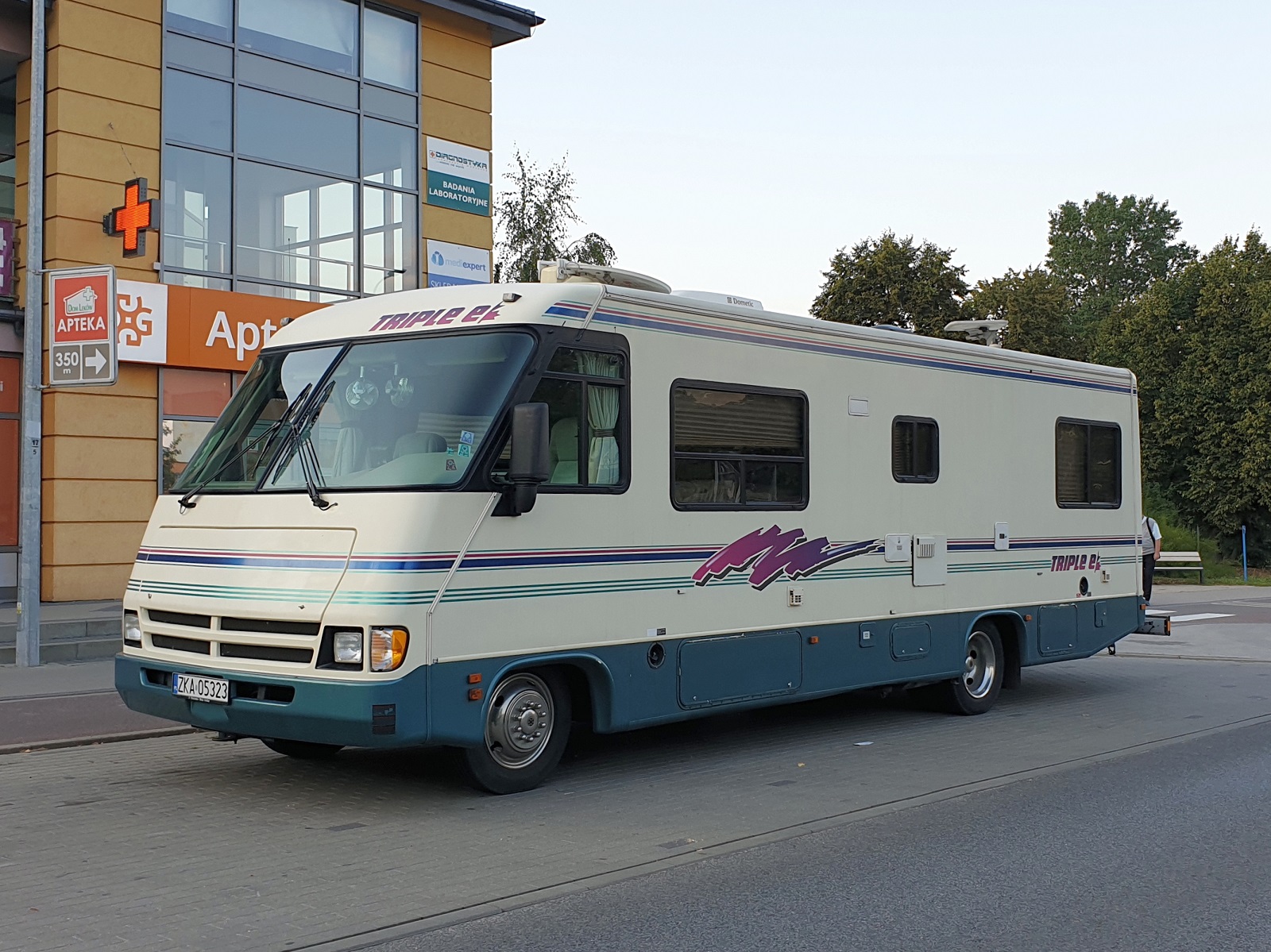 ZKA 05323, Triple E Embassy 