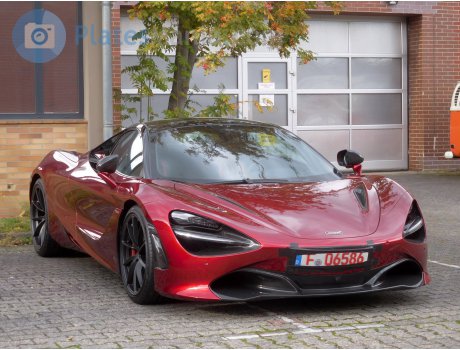 F 06586, McLaren 720S
