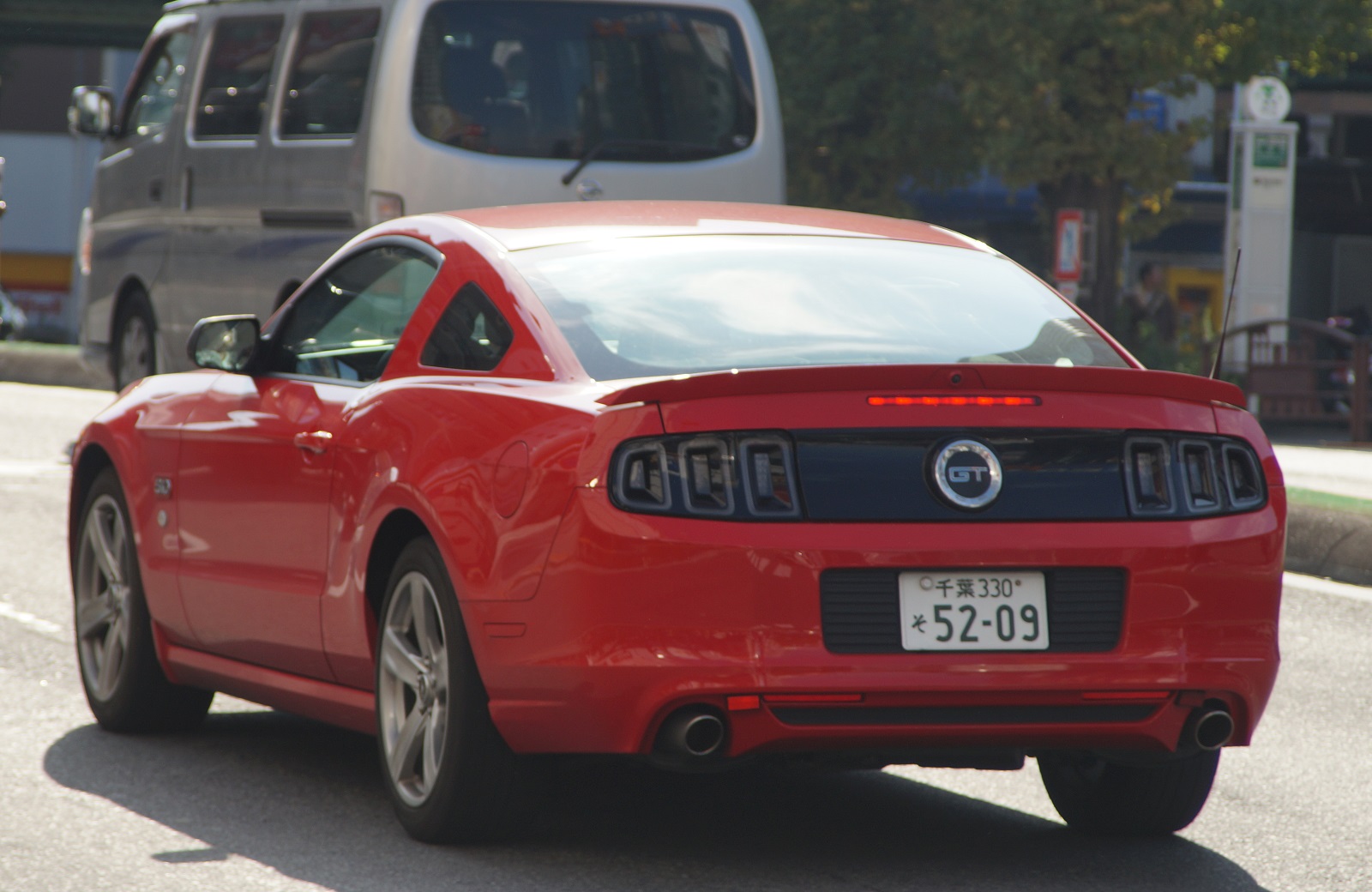 千葉 330 そ 5209, Ford Mustang 5th gen 2-door Coupé (S197), 2nd facelift, 2012–2014