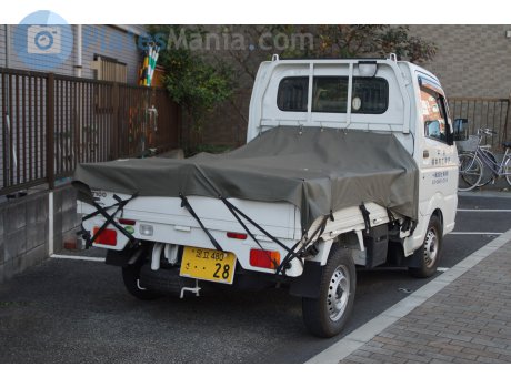 足立 480 さ 28, Nissan NT100 Clipper