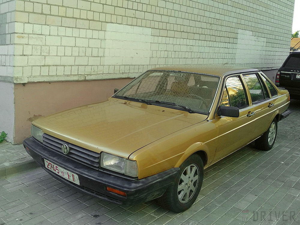 2745 II, Volkswagen Passat 2nd gen Sedan (B2; 32B), 1985–1988